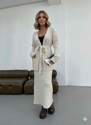 Беж комплет со сукња
