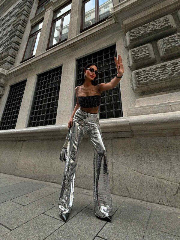 Сребрени светкави панталони