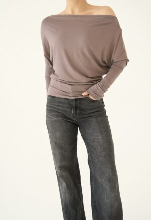 Светло кафеава блуза