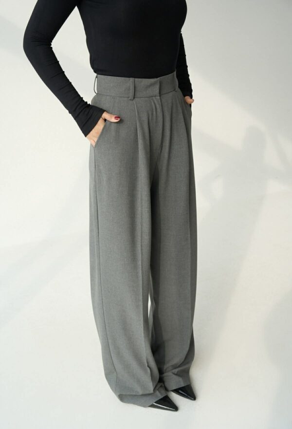 Сиви панталони