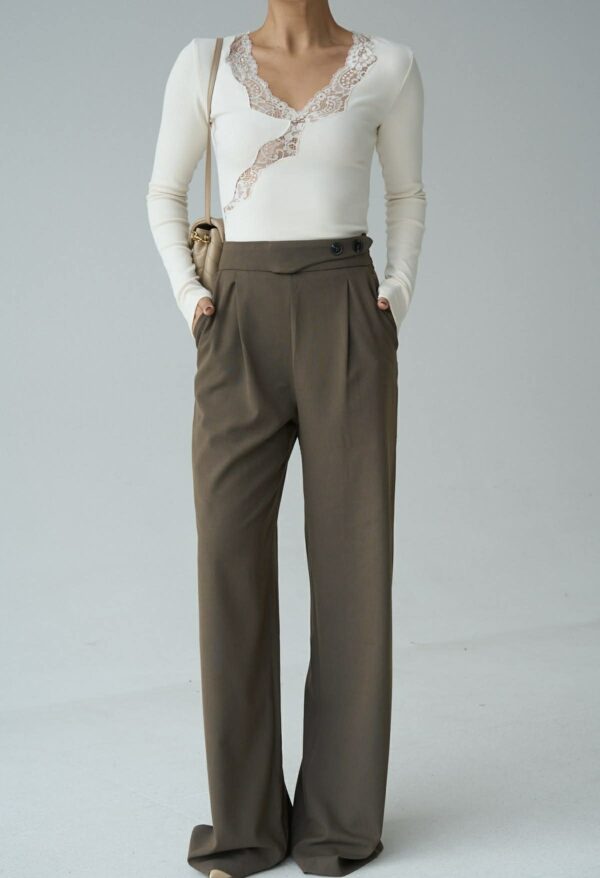 Кафеави панталони