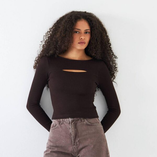 Темно кафеава блуза