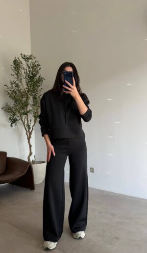 Црни премиум тренерки